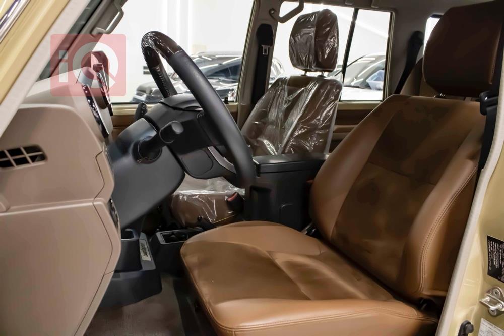 Toyota Land Cruiser 70